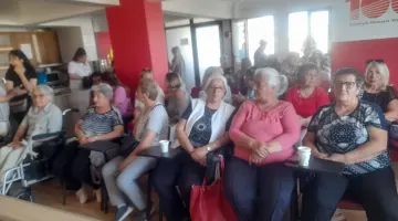 SEÇİM  SONRASI CHP’Lİ KADINLARIN YÜZLERİ  GÜLÜYOR