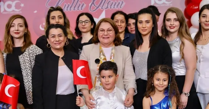 DİDİM’DE DENİZ YILDIZLARI KREŞ ÖĞRENCİLERİ 23 NİSAN’I KUTLADI
