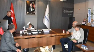 GERMENCİK  BELEDİYE  BAŞKANLIĞI KOLTUĞUNA ÇOCUKLAR  OTURDU
