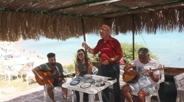 Çağdaş Ege Gazetesi Mavi Gözlü Dev Nazım ‘ı Andı