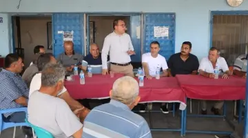 CHP’Lİ EVRİM KARAKOZ PAZAR MESAİSİNDE KOÇARLILI ÜRETİCİLERLE BİR ARAYA GELDİ