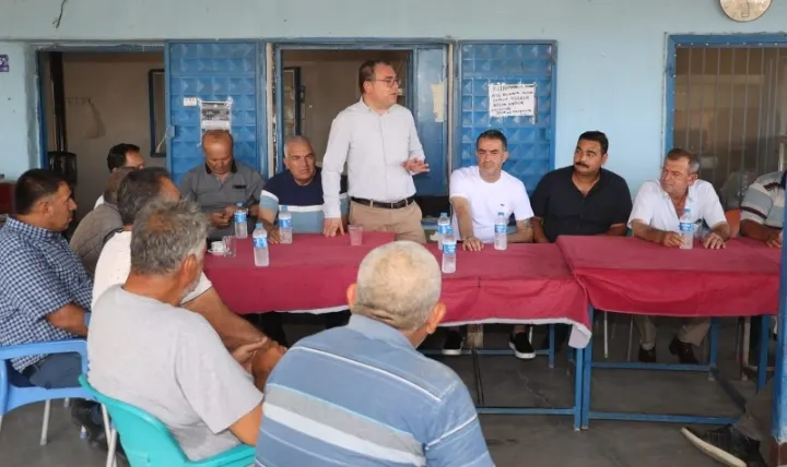 CHP’Lİ EVRİM KARAKOZ PAZAR MESAİSİNDE KOÇARLILI ÜRETİCİLERLE BİR ARAYA GELDİ