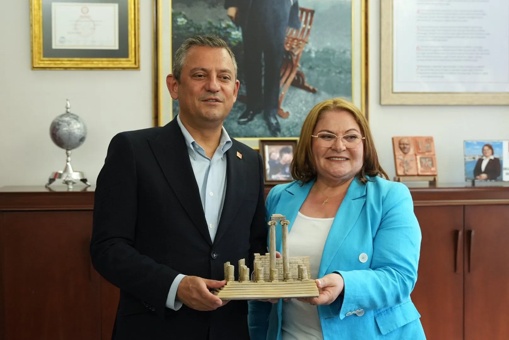 CHP GENEL BAŞKANI ÖZGÜR ÖZEL’DEN DİDİM BELEDİYESİ’NE ZİYARET
