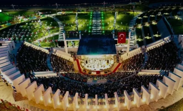 AMFİ  TİYATRO  VE KAMU ZARARI