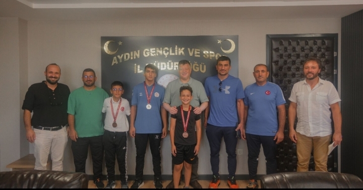 AYDINLI GÜREŞÇİLER TÜRKİYE ŞAMPİYONASINDA GÖZ DOLDURDU