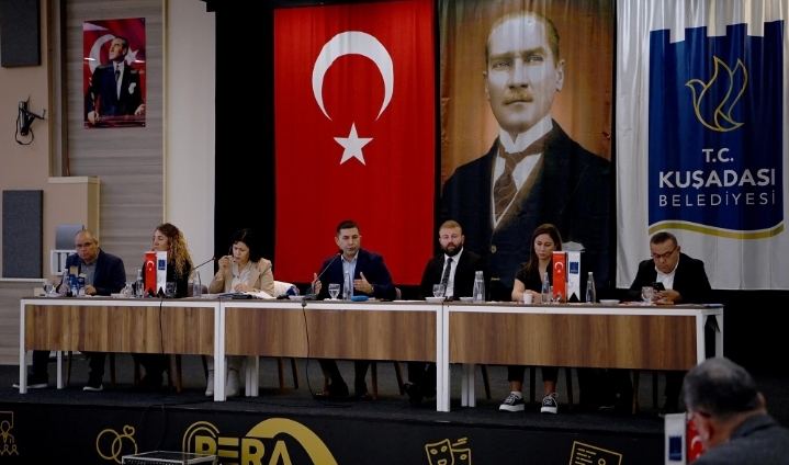 KUŞADASI BELEDİYE MECLİSİ YILIN SON TOPLANTISINI YAPTI