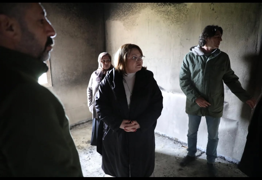 BAŞKAN GENÇAY’DAN EVİ YANAN AİLEYE YARDIM ELİ