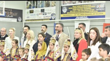 BİZ YAPI USTALARIYIZ HAYATI YÜREĞİMİZLE ÖRERİZ  OTİZMİN FARKINDAYIZ