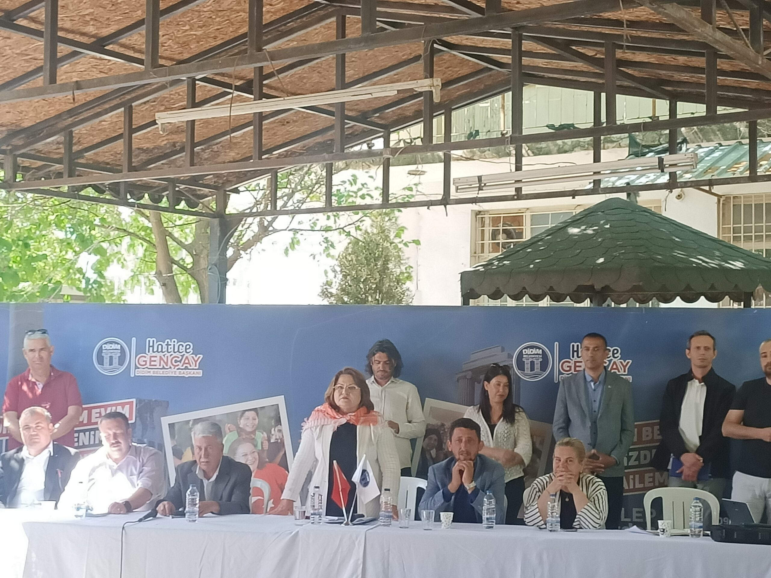 AKYENİKÖY MAHALLEMİ DİNLİYORUM