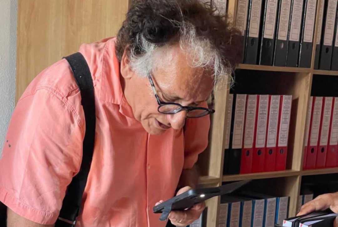 BEDRİ BAYKAM’DAN AKKÖY KÜTÜPHANESİ’NE ZİYARET