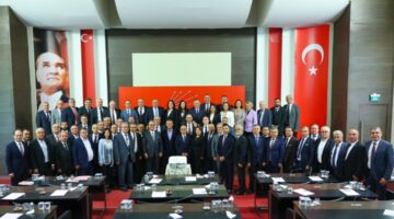 BAŞKAN HATİCE GENÇAY’DAN CHP LİDERİ ÖZGÜR ÖZEL’E ZİYARET