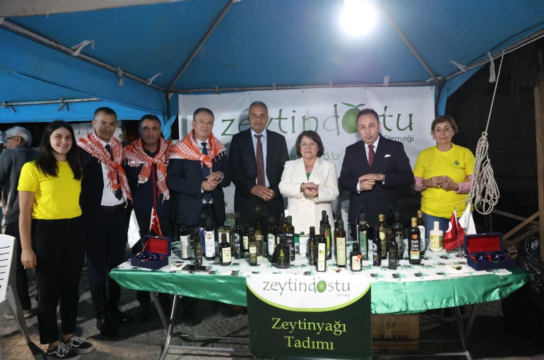 ZEYTİN FESTİVALİ RENKLİ GÖRÜNTÜLERLE SONA ERDİ