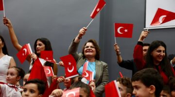 DİDİM BELEDİYESİ DENİZ YILDIZLARI KREŞ VE GÜNDÜZ BAKIMEVİ’NDE MİNİK YÜREKLER 29 EKİM CUMHURİYET BAYRAMI’NI COŞKUYLA KUTLADI