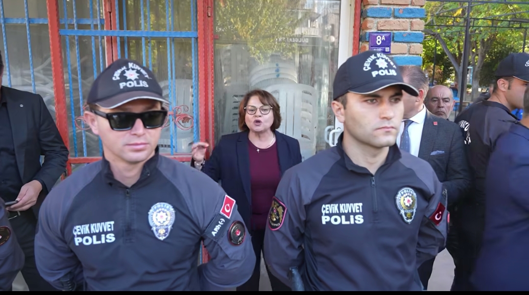 HİZMET Mİ ? SİYASİ RÖVANŞ MI?