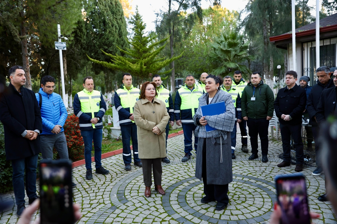 MEZARLIKLAR DÜZENLİ VE EKSİKSİZ BİR ŞEKİLDE DEVREDİLDİ”