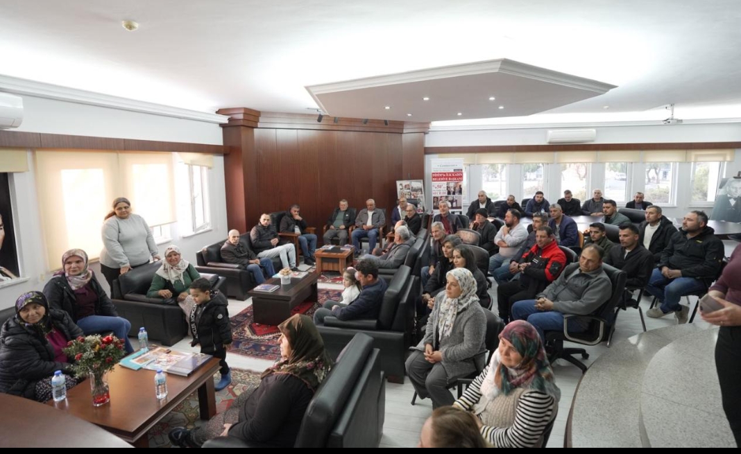 BALAT MAHALLESİ SAKİNLERİNDEN BAŞKAN GENÇAY ‘A DESTEK ZİYARETİ N