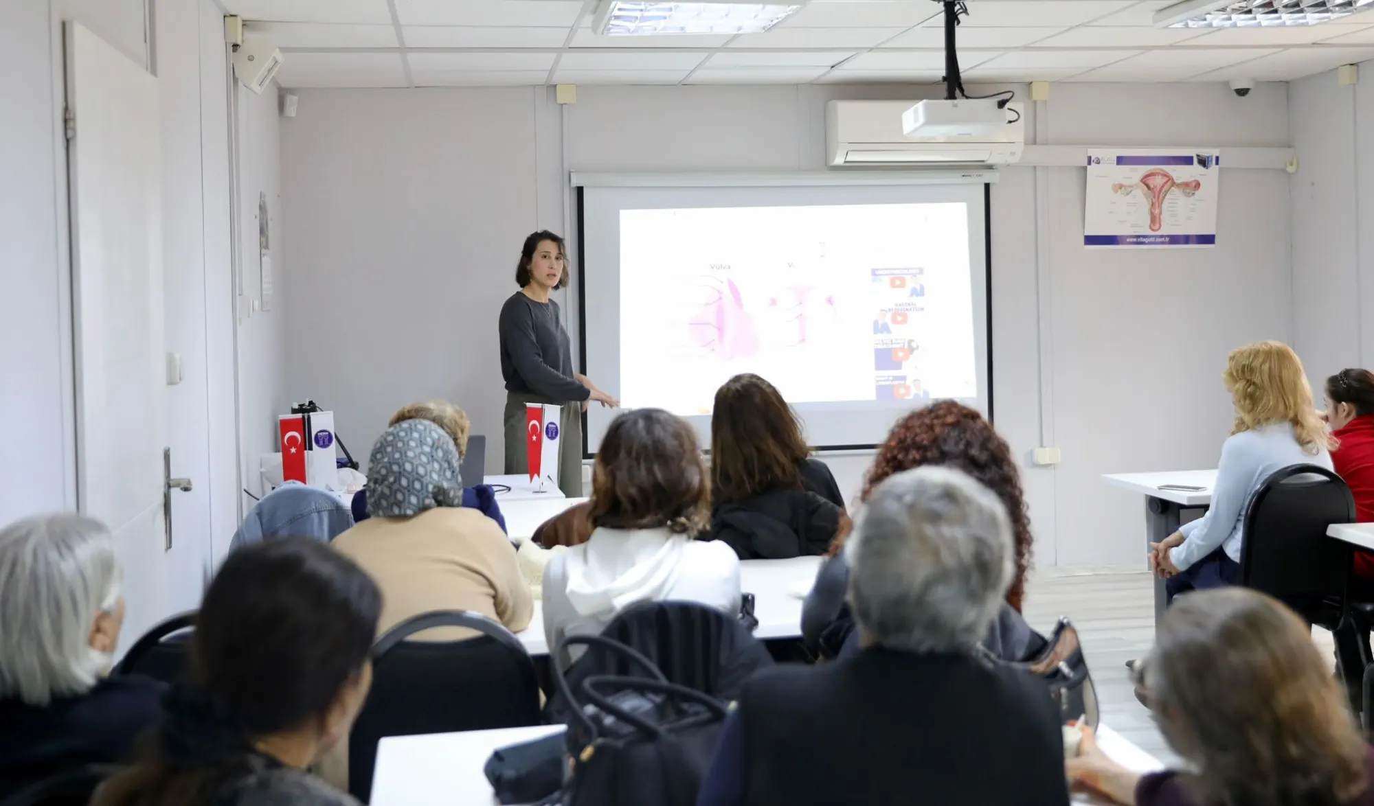 Didim Belediyesi Ergenlik ve İlk Gençlikte Kadın Sağlığı Eğitimi Düzenlendi