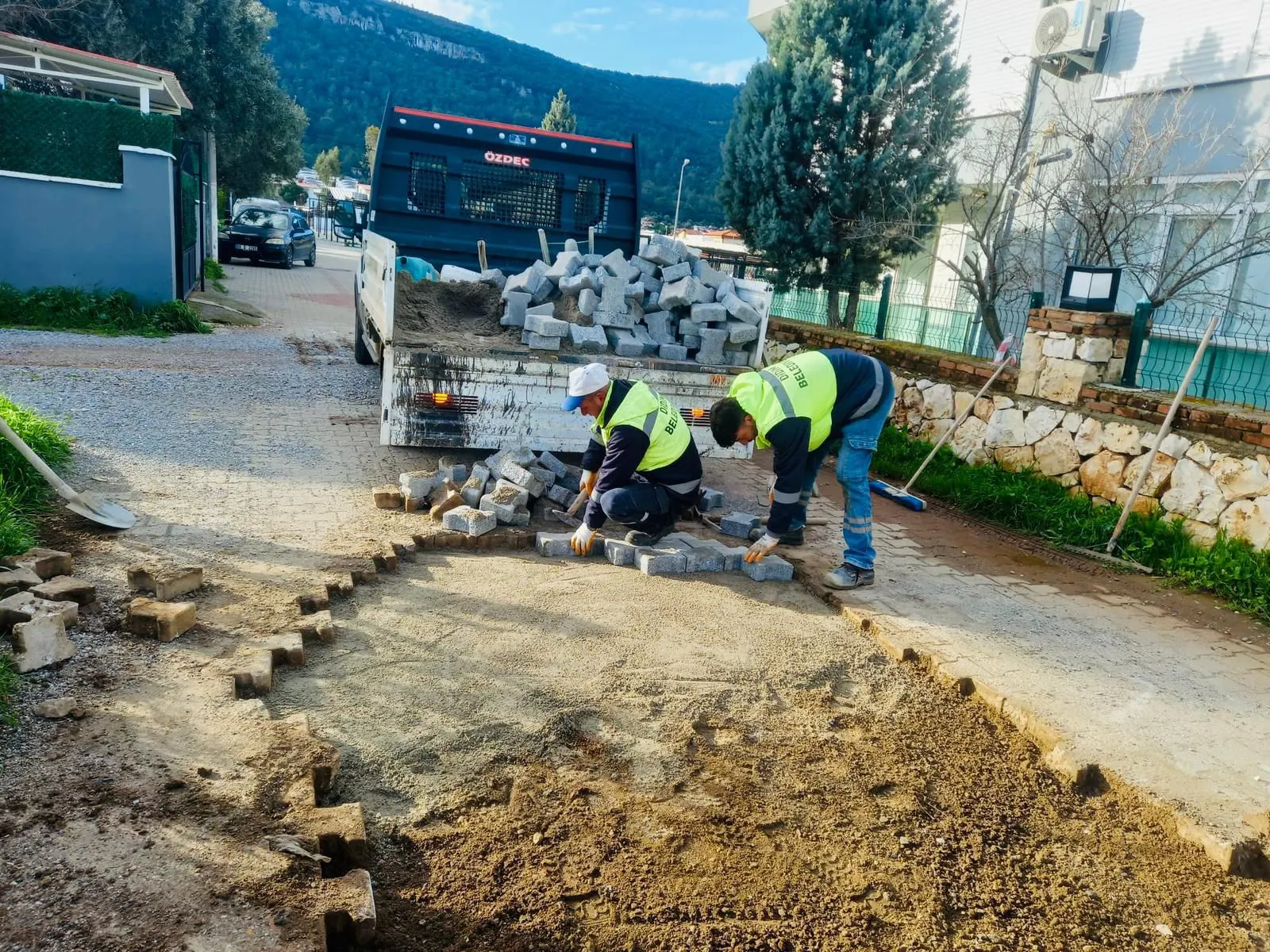 Didim Belediyesi Akbük’te Saha Çalışmalarını Sürdürüyor