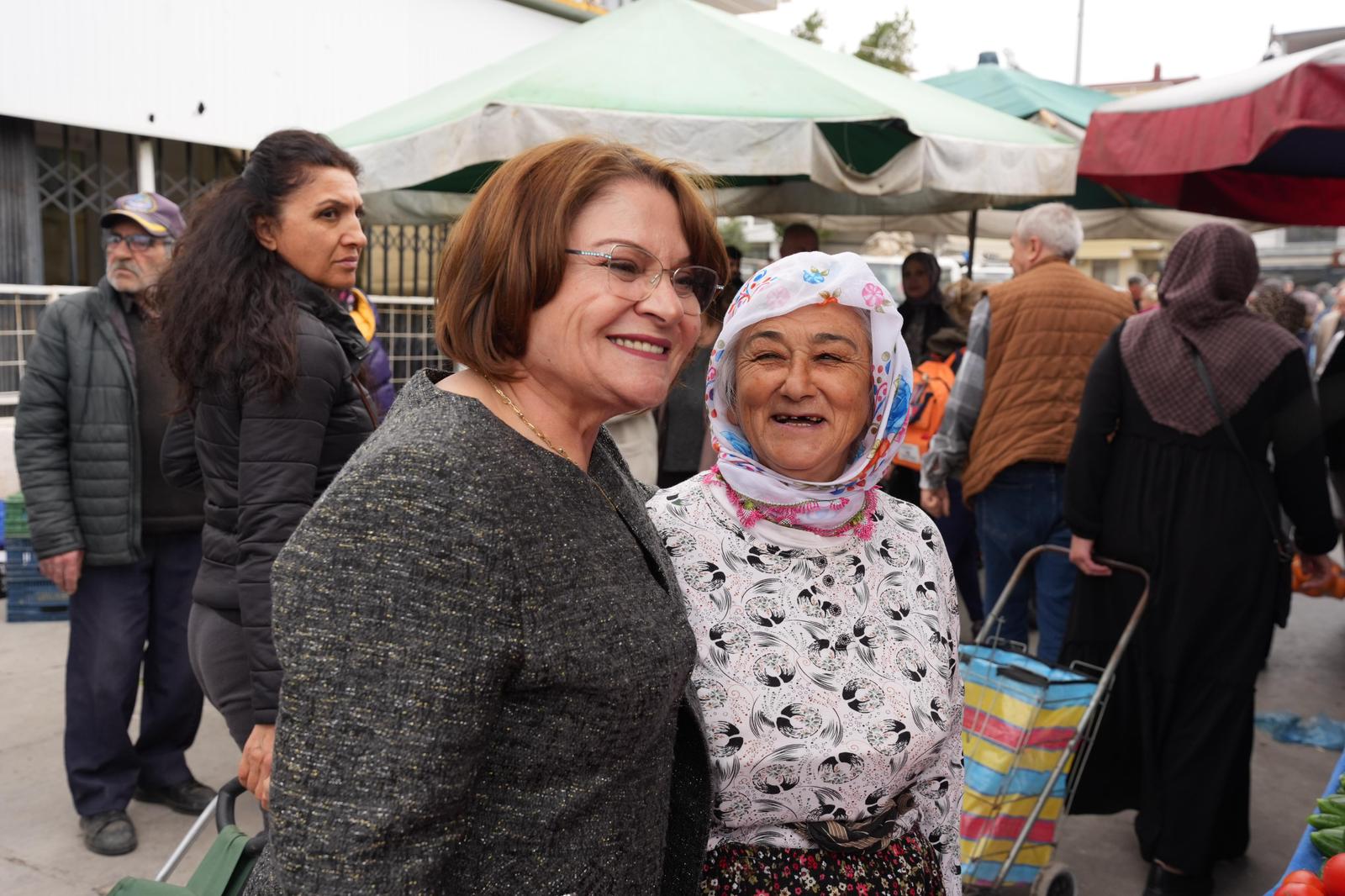 BAŞKAN HATİCE GENÇAY’DAN, PAZAR ESNAFINA BAYRAM ÖNCESİ ZİYARET
