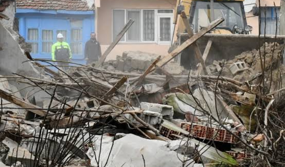 KAYMAKAMLIKTA METRUK BİNALAR İÇİN TOPLANTI  YAPILDI