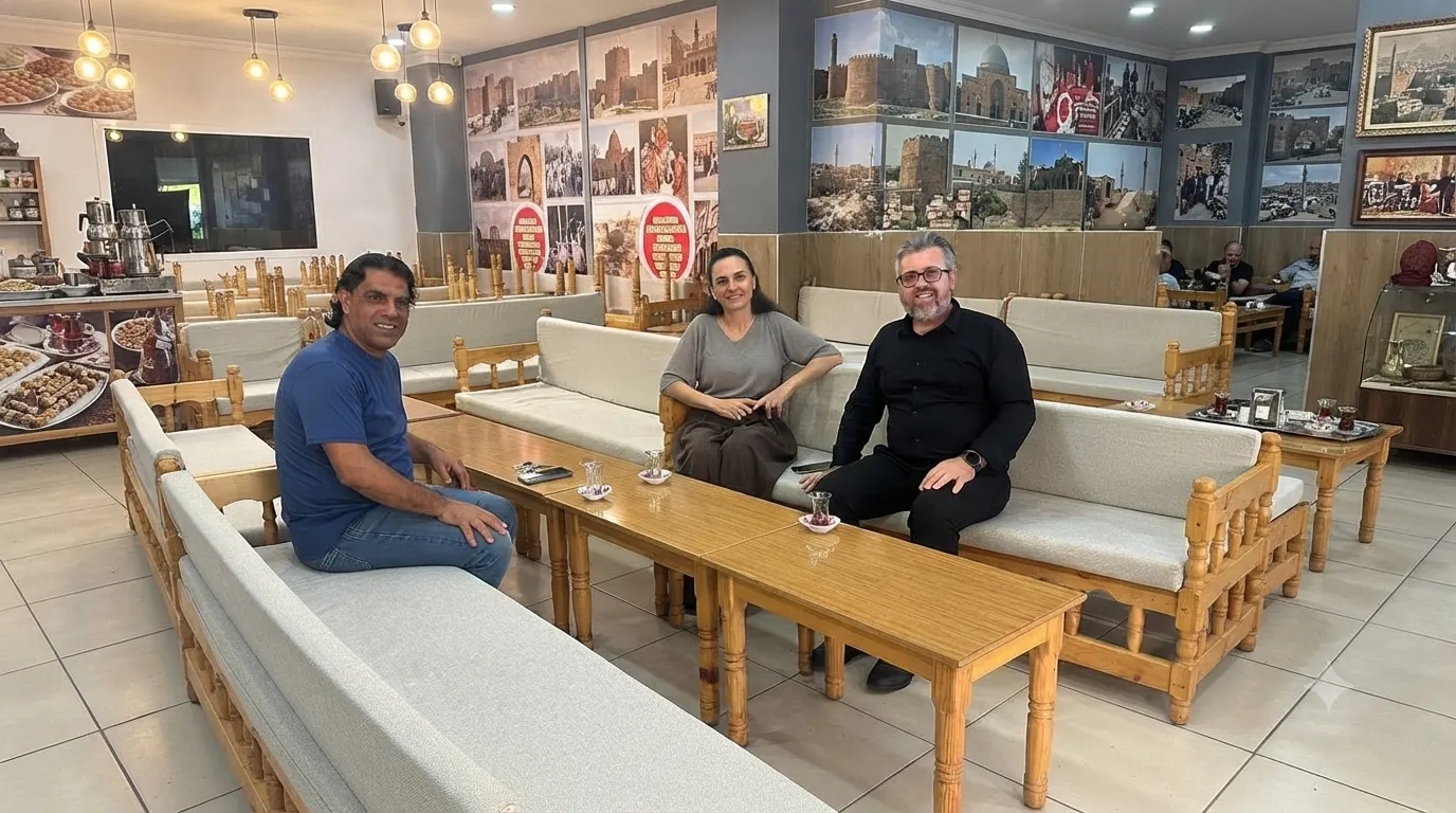 Cumhuriyet Mahallesi Muhtarı Özlem Dinçsoy’dan Didim Diyarbakırlılar Derneği’ne Ziyaret