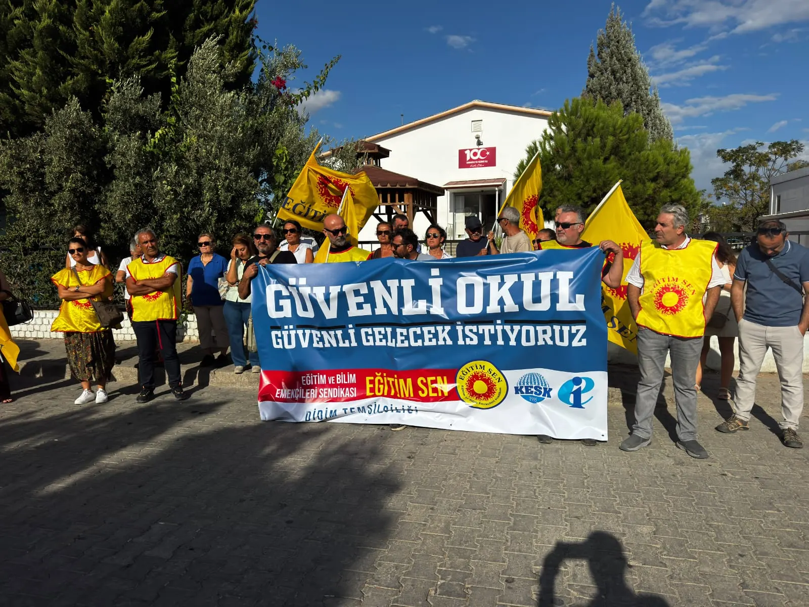 DİDİM EĞİTİM SEN’DEN MANİSA’DAKİ SİLAHLI SALDIRIYA TEPKİ: “OKULLAR ŞİDDETİN DEĞİL, EĞİTİMİN ALANIDIR”