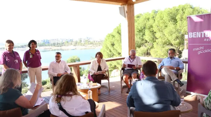 BAŞKAN HATİCE GENÇAY, ALMAN MEDYASININ SEÇKİN GAZETECİ VE TURİZM YAZARLARIYLA BİR ARAYA GELDİ