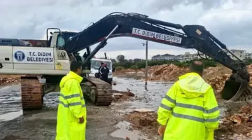 DİDİM BELEDİYESİNDEN YOĞUN YAĞIŞ SONRASI SAHADA MÜDAHALE VE ÖNLEM ÇALIŞMALARI