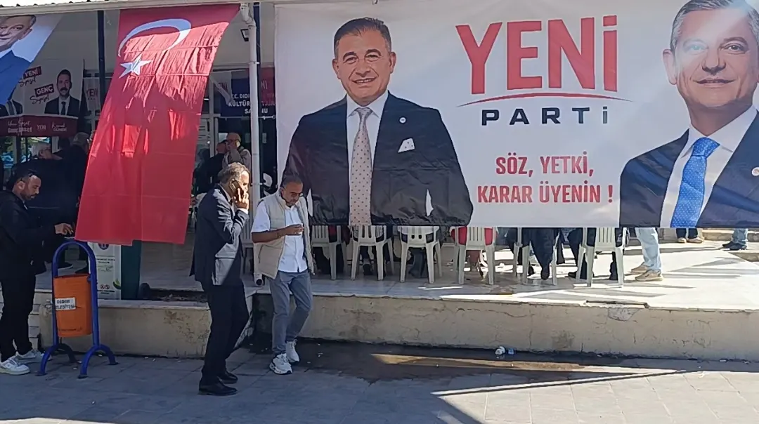 BENİMLE SİYASET YAPARMISIN